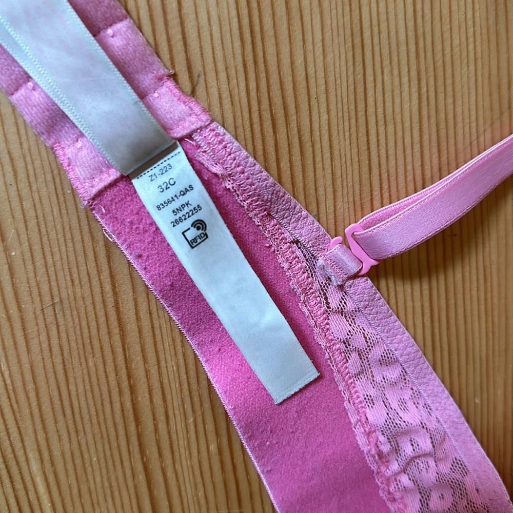 Pink Bra - Picture 3 of 9